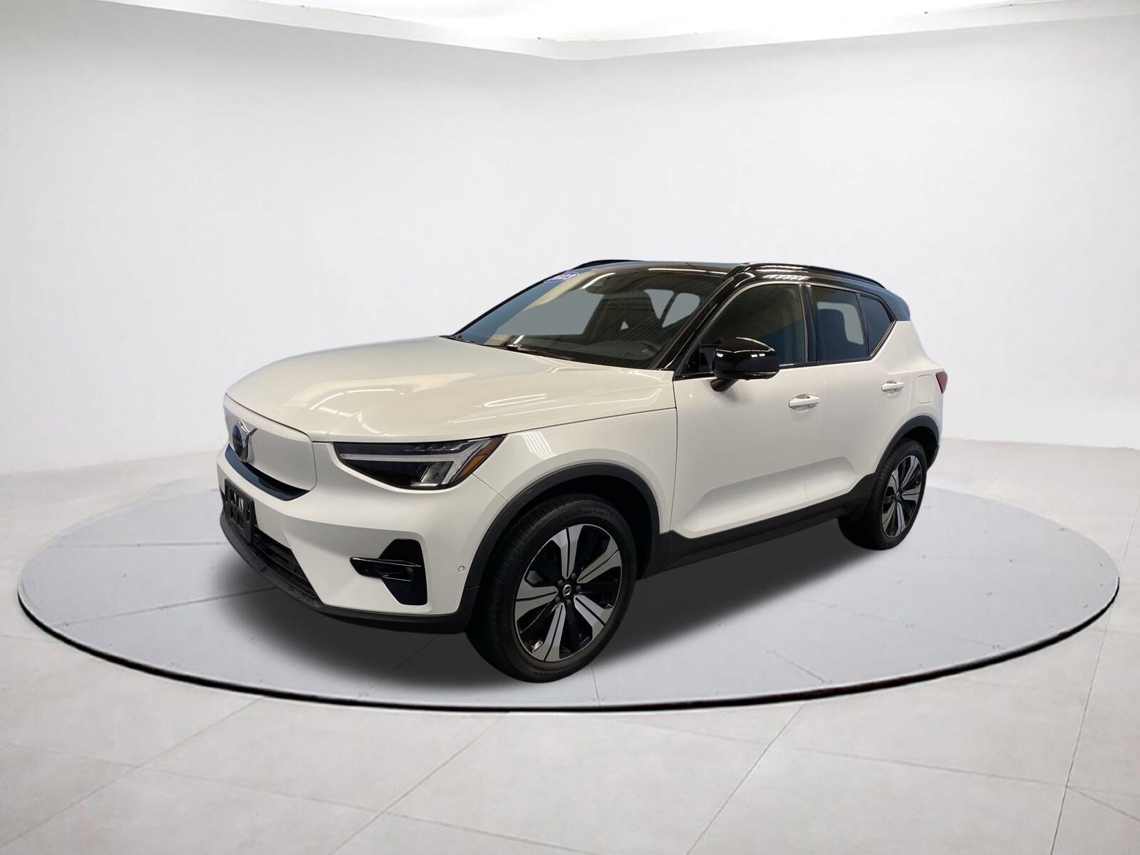 2023 Volvo XC40 Recharge Plus photo 3