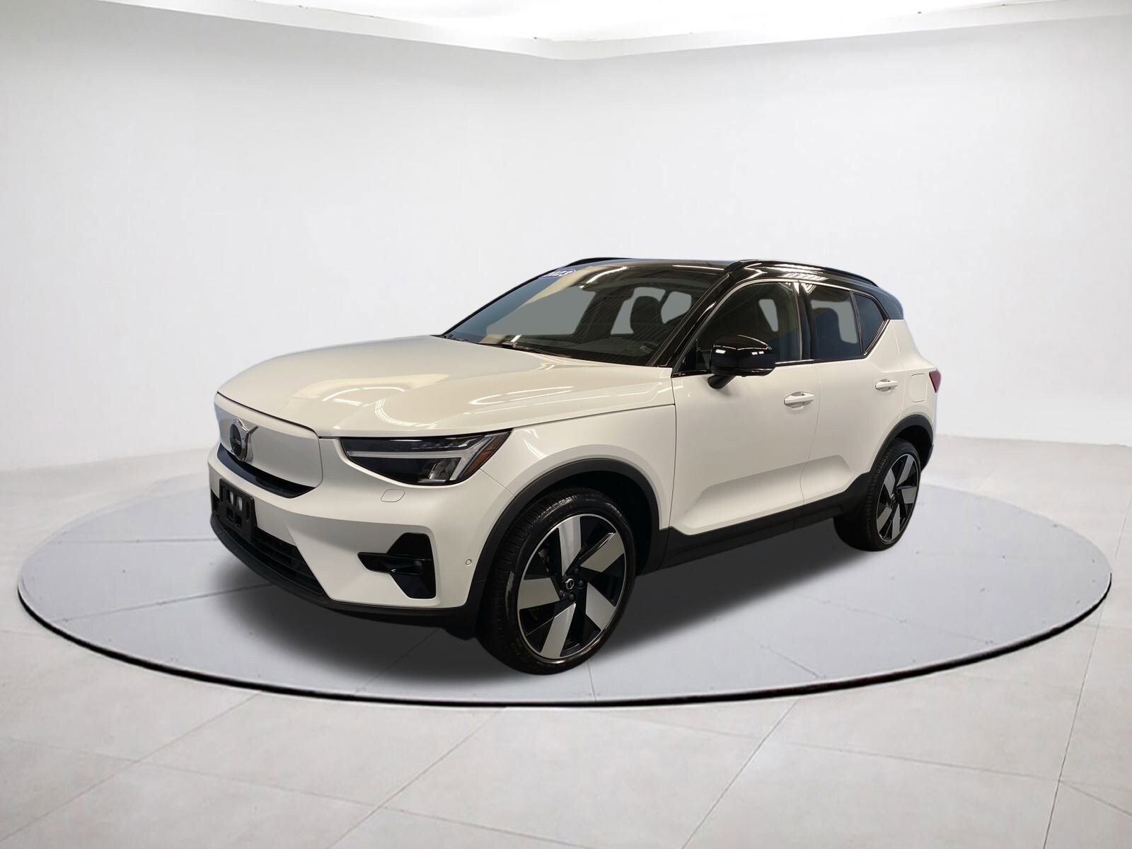 2023 Volvo XC40 Recharge Ultimate photo 3