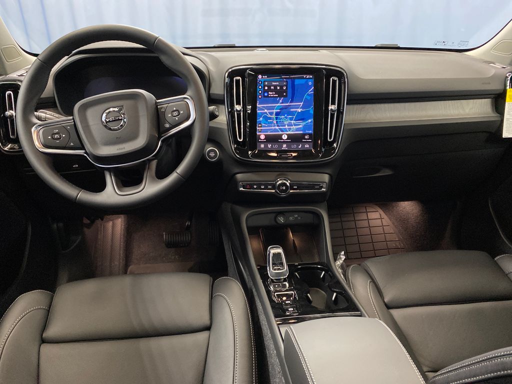 2026 Volvo XC40 Plus - Photo 19