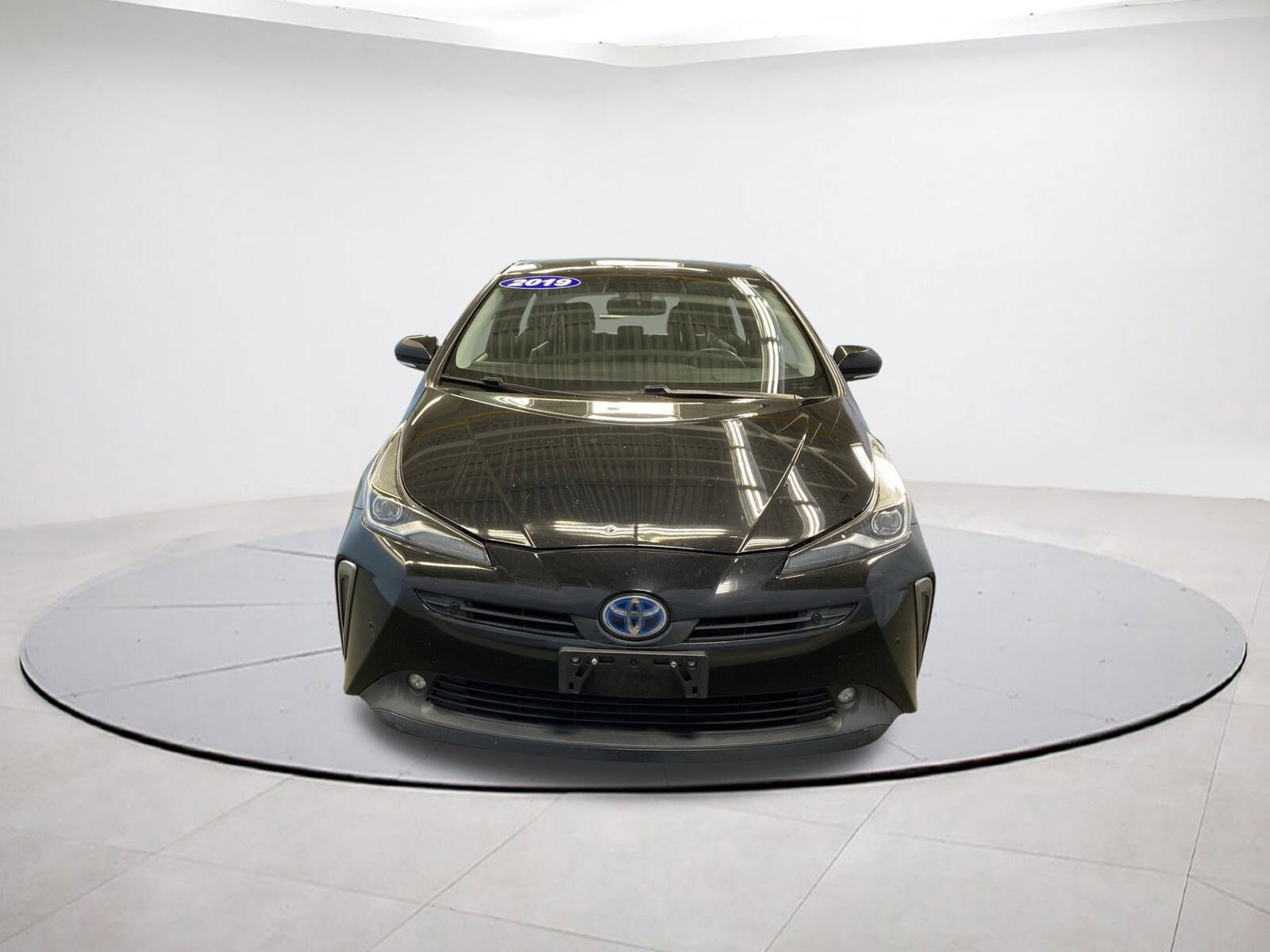 2019 Toyota Prius XLE photo 2