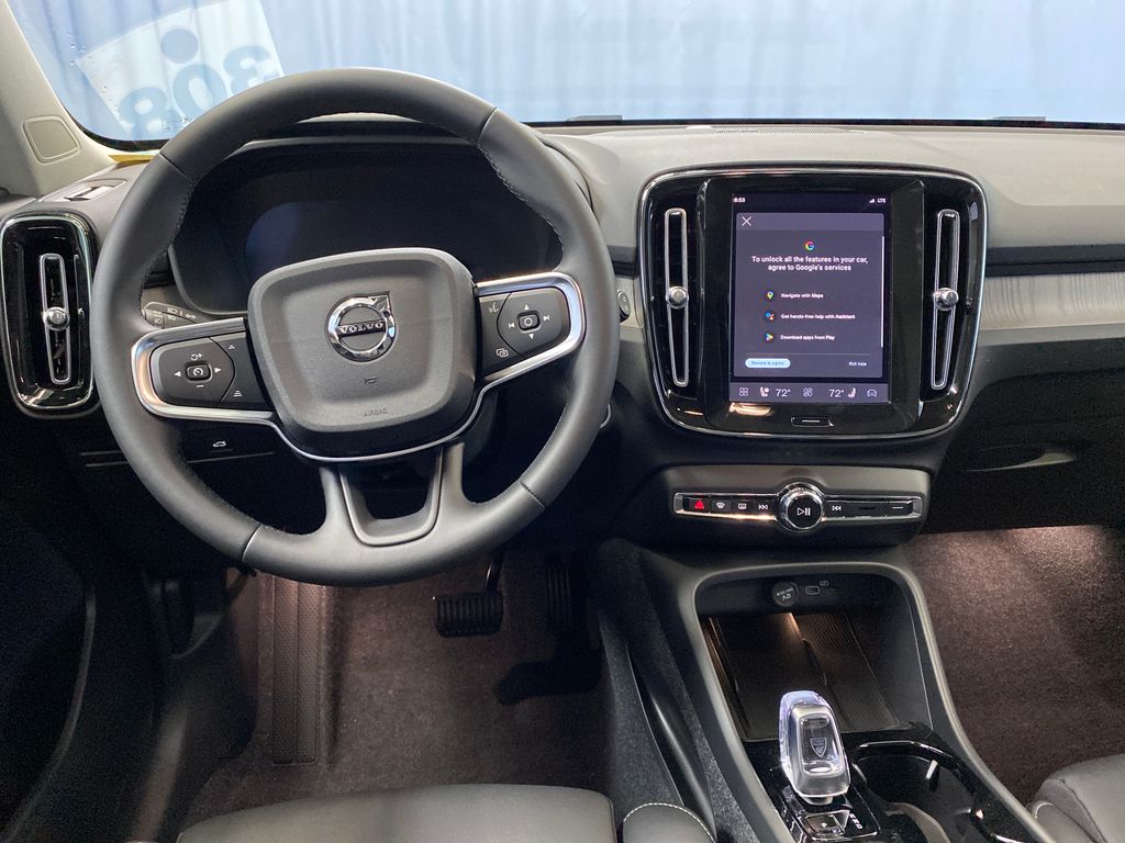 2026 Volvo XC40 Plus - Photo 20