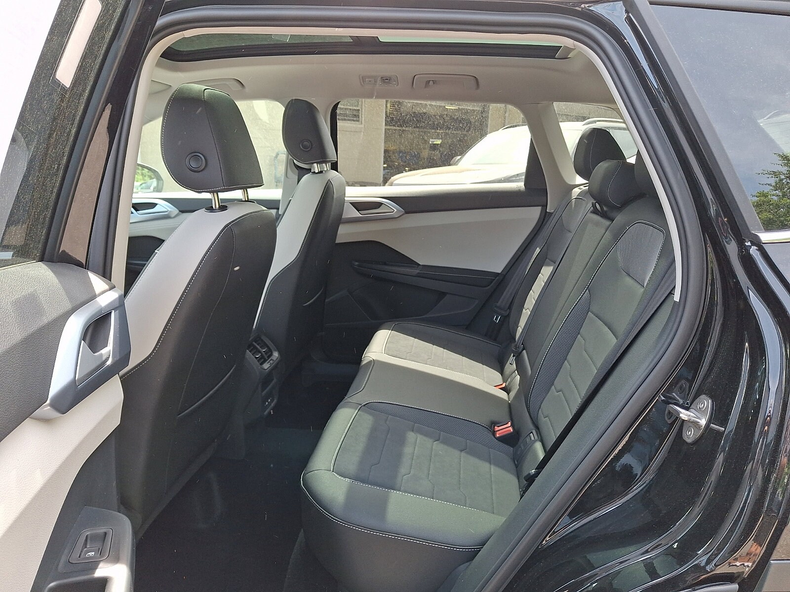2026 Volkswagen Taos SE - Photo 6
