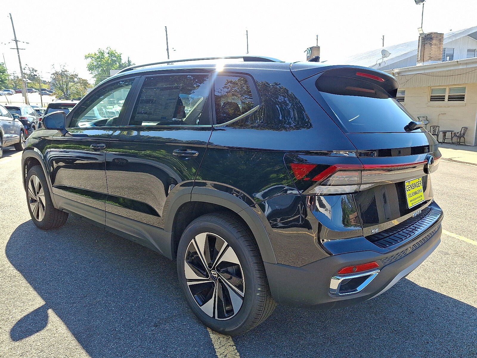 2025 Volkswagen Taos SE photo 3