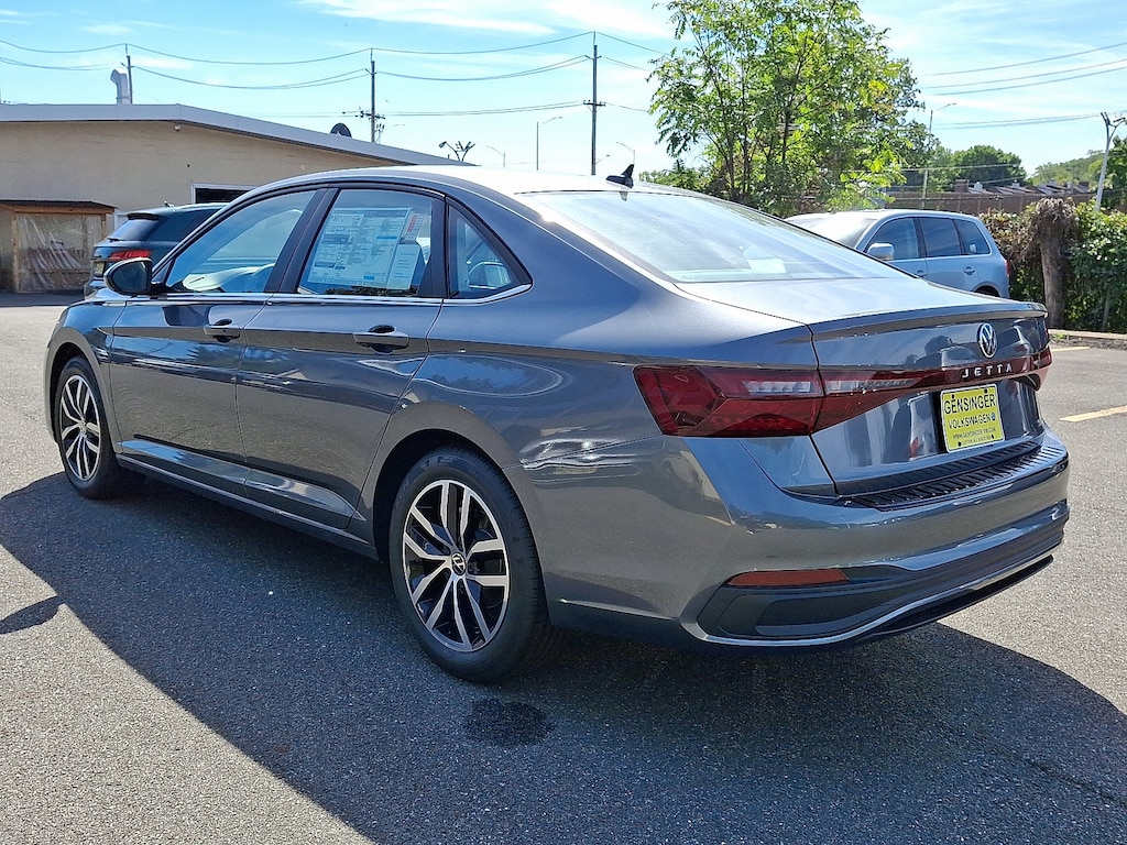 New 2025 Volkswagen Jetta SE SE Auto
