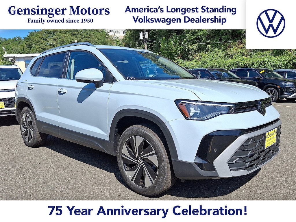 New 2025 Volkswagen Taos SE SE 4MOTION