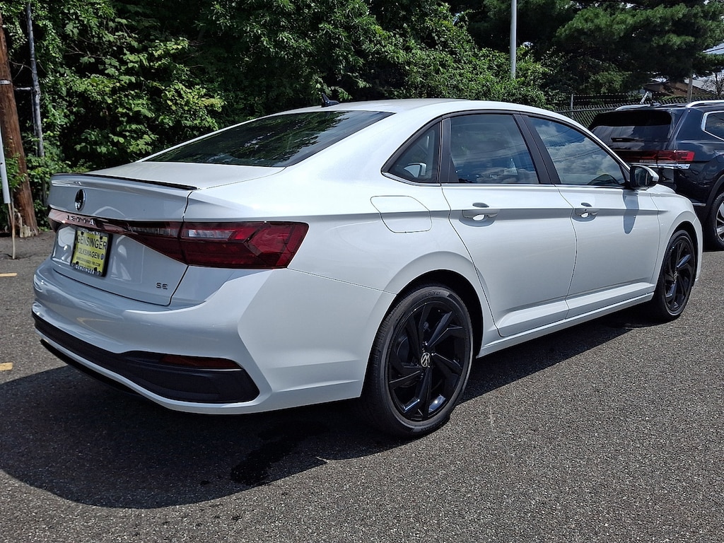 New 2026 Volkswagen Jetta SE SE Auto