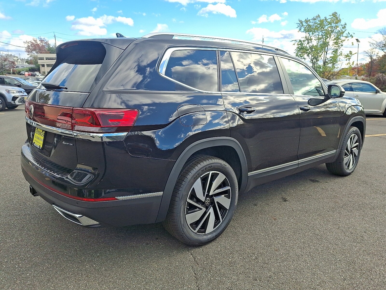 2026 Volkswagen Atlas SEL photo 4