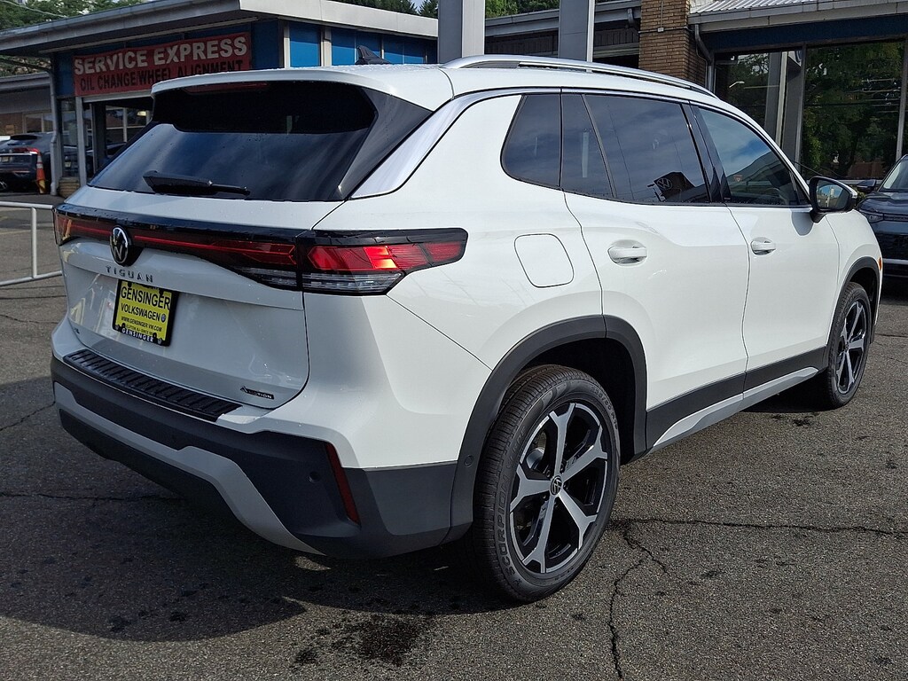 New 2026 Volkswagen Tiguan SE SE 4MOTION