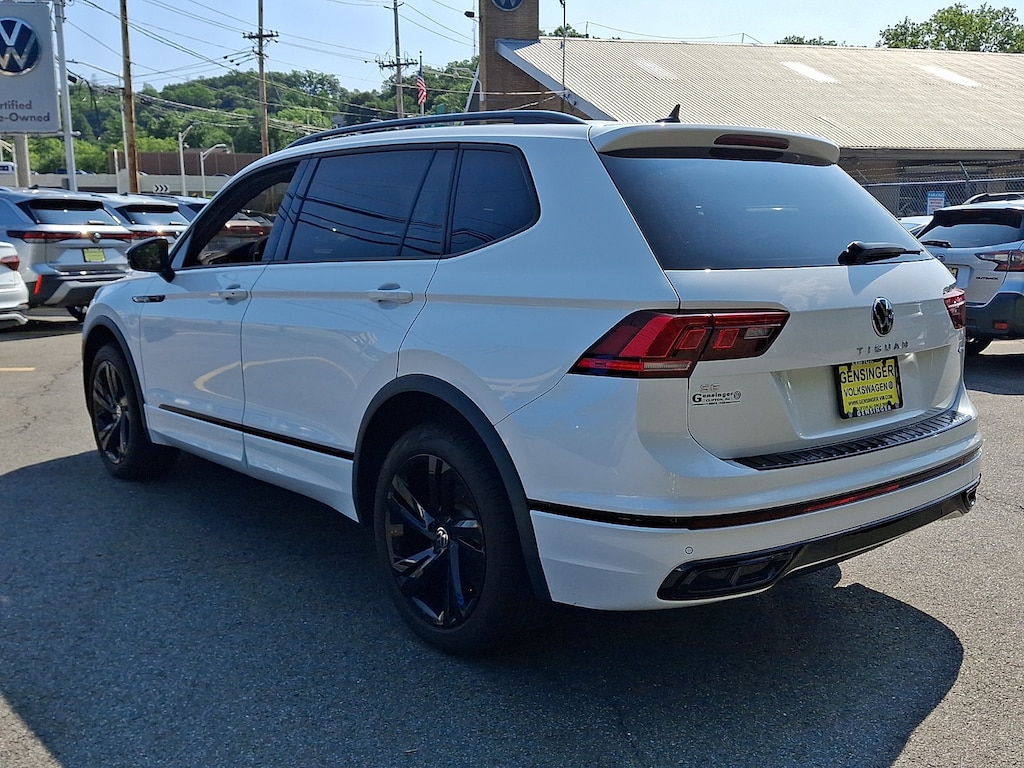 Certified 2024 Volkswagen Tiguan SE R-Line Black 2.0T SE R-Line Black 4MOTION