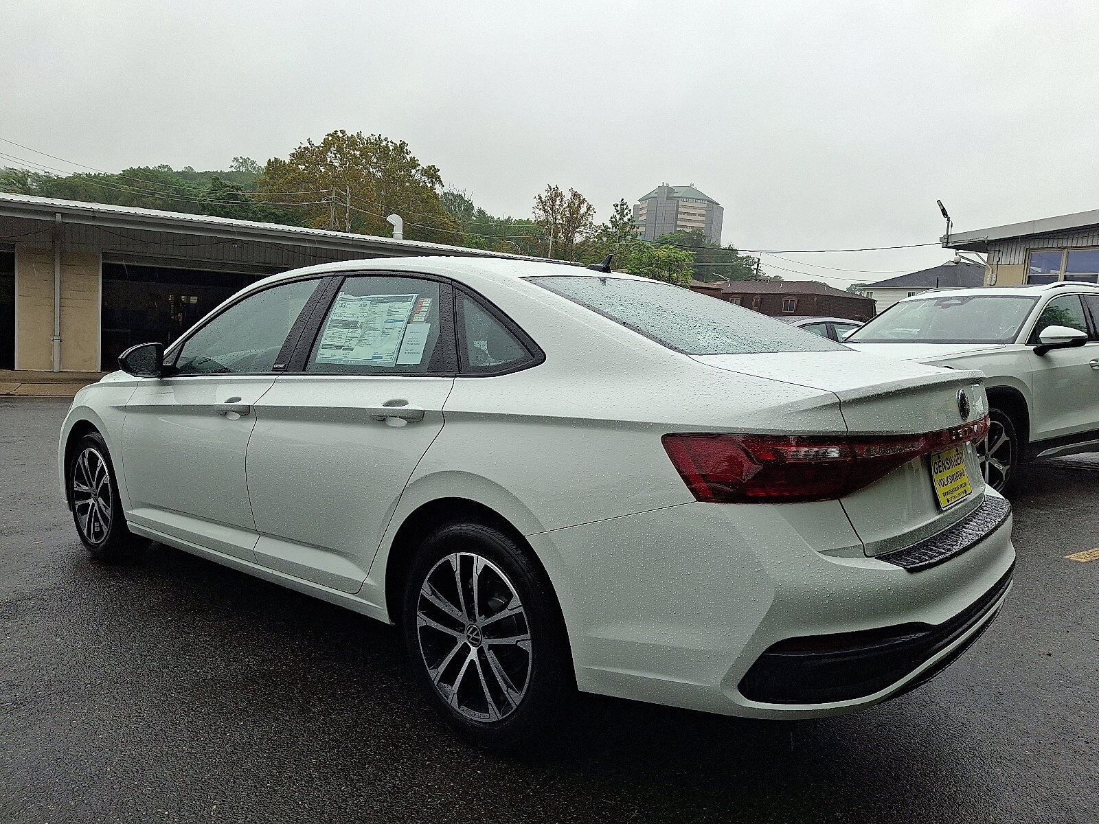 2025 Volkswagen Jetta Sport photo 2