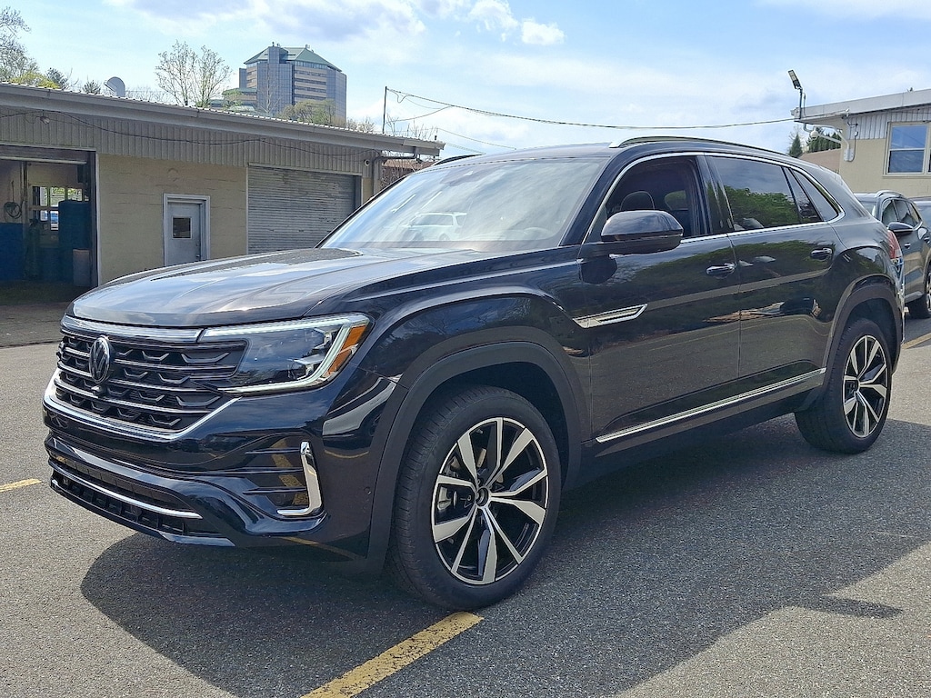 New 2026 Volkswagen Atlas Cross Sport 2.0T SEL Premium R-Line 2.0T SEL Premium R-Line 4MOTION