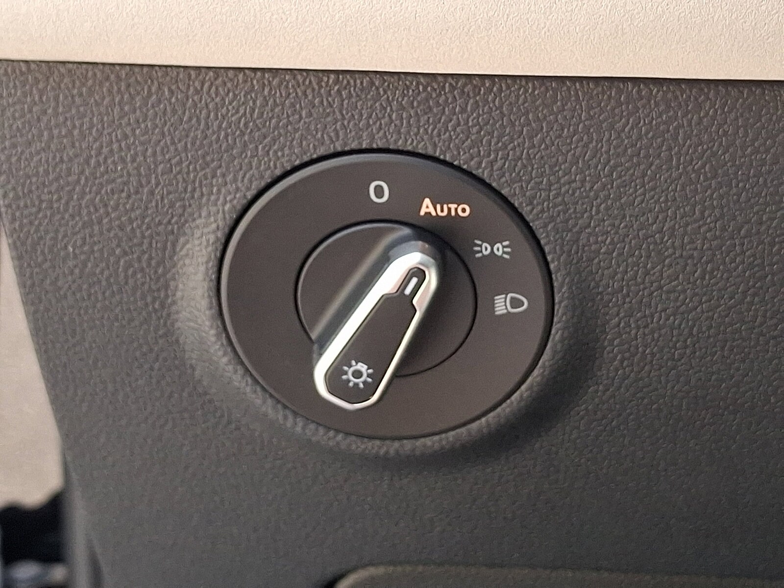 2026 Volkswagen Taos SE - Photo 15