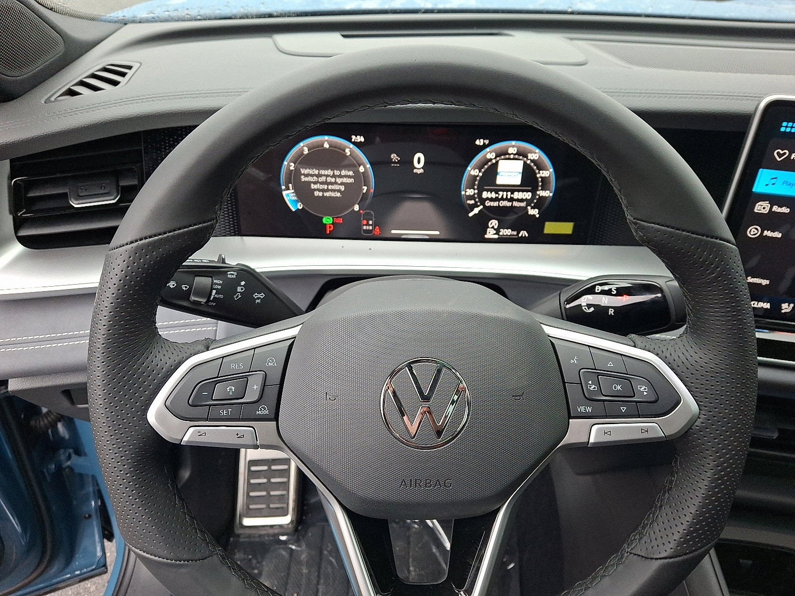 2026 Volkswagen Tiguan SE R-LINE BLACK - Photo 14