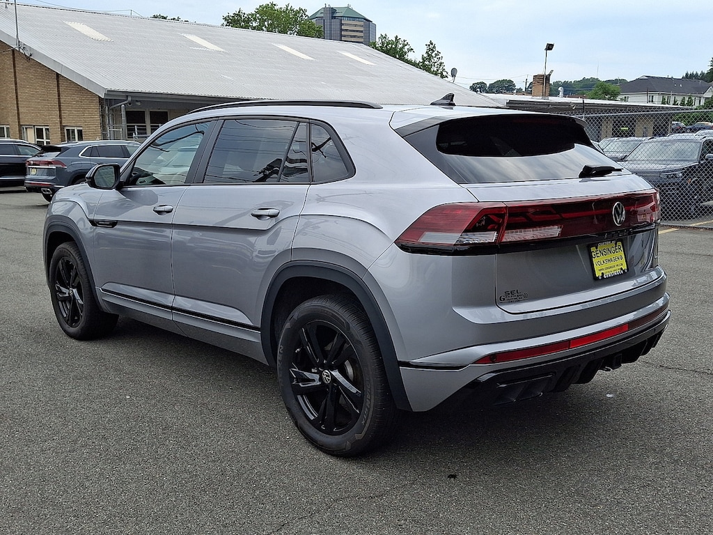 Used 2025 Volkswagen Atlas Cross Sport 2.0T SEL R-Line Black 2.0T SEL R-Line Black 4MOTION