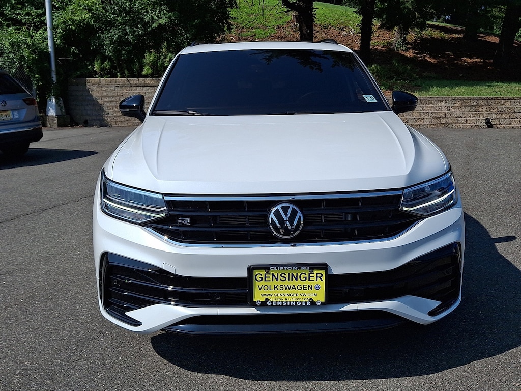 Certified 2024 Volkswagen Tiguan SE R-Line Black 2.0T SE R-Line Black 4MOTION