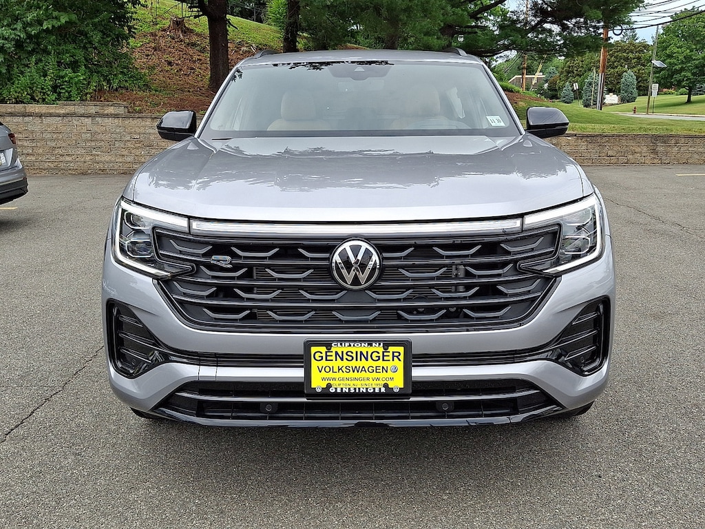 Used 2025 Volkswagen Atlas Cross Sport 2.0T SEL R-Line Black 2.0T SEL R-Line Black 4MOTION