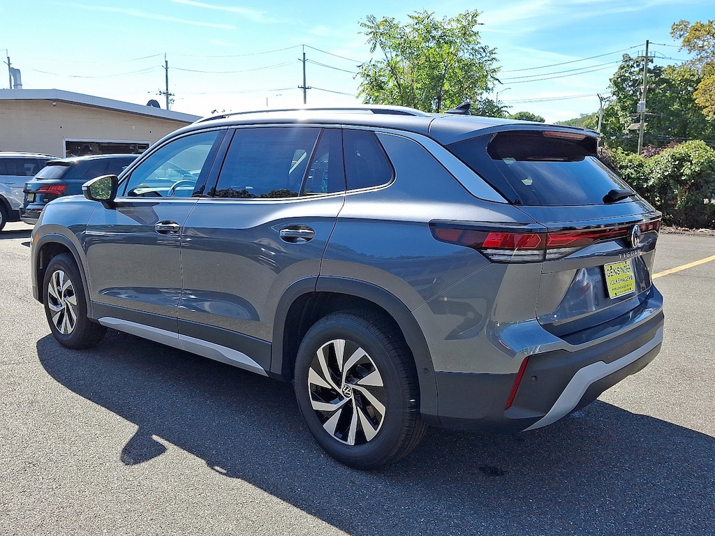 New 2025 Volkswagen Tiguan S 2.0T S 4MOTION