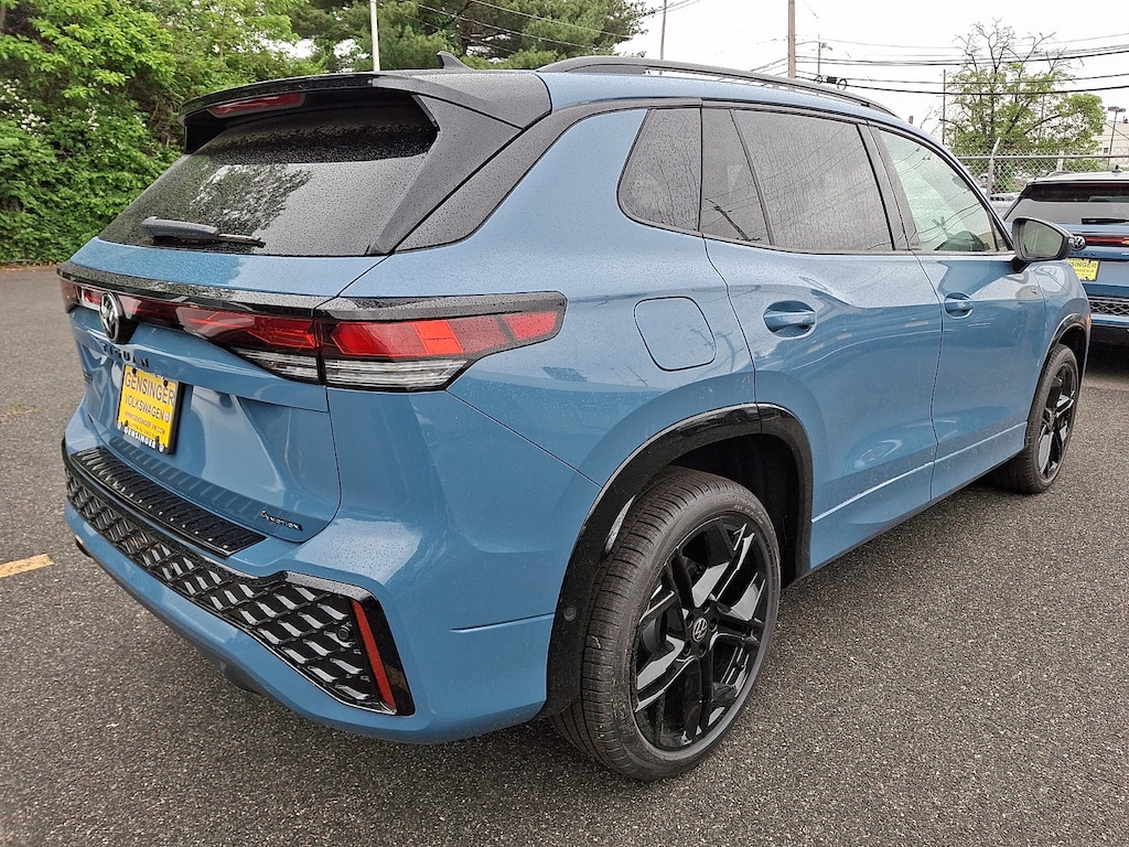 New 2026 Volkswagen Tiguan SE R-Line Black SE R-Line Black 4MOTION