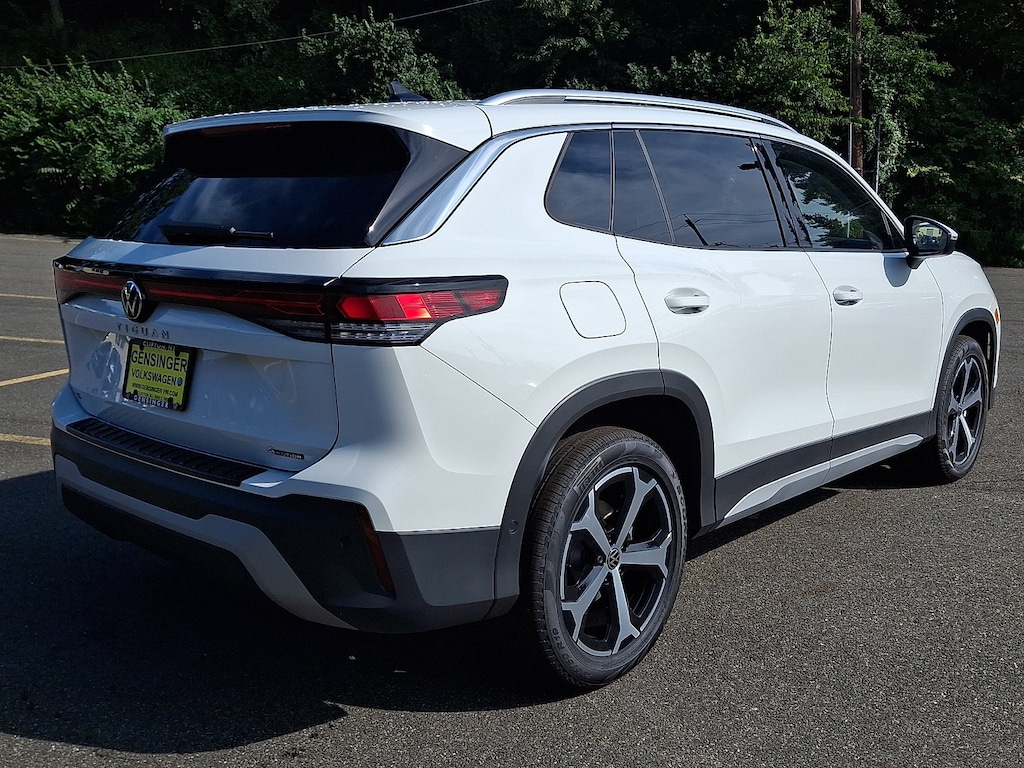 New 2026 Volkswagen Tiguan SE SE 4MOTION