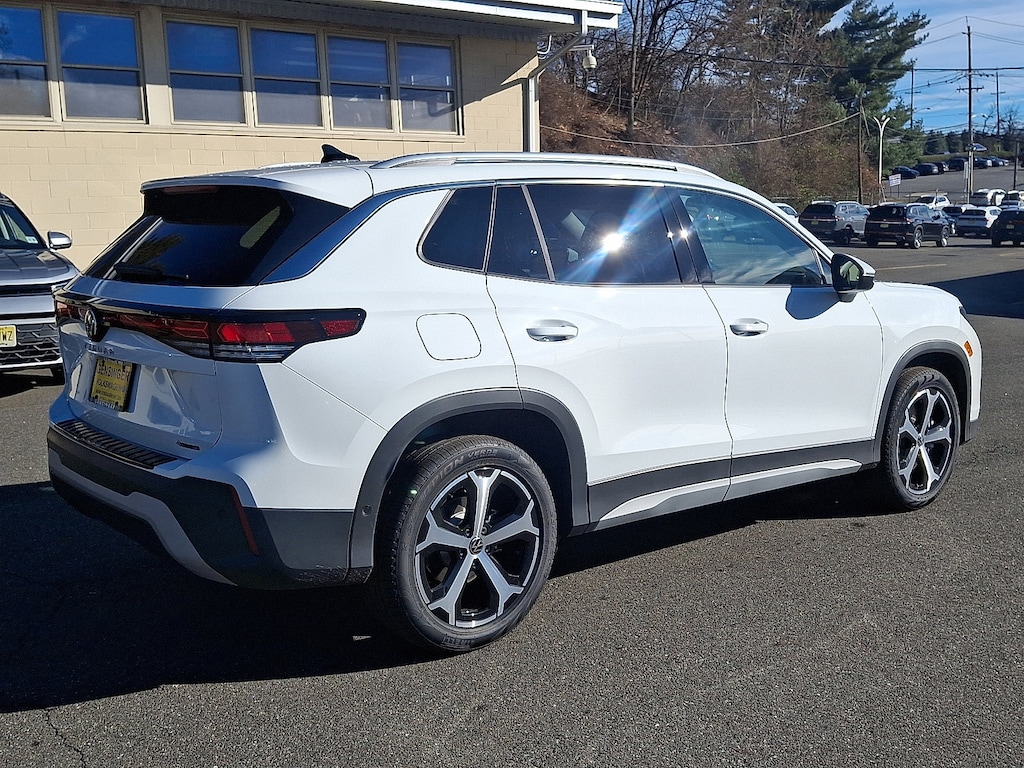 New 2026 Volkswagen Tiguan SE 2.0T SE 4MOTION