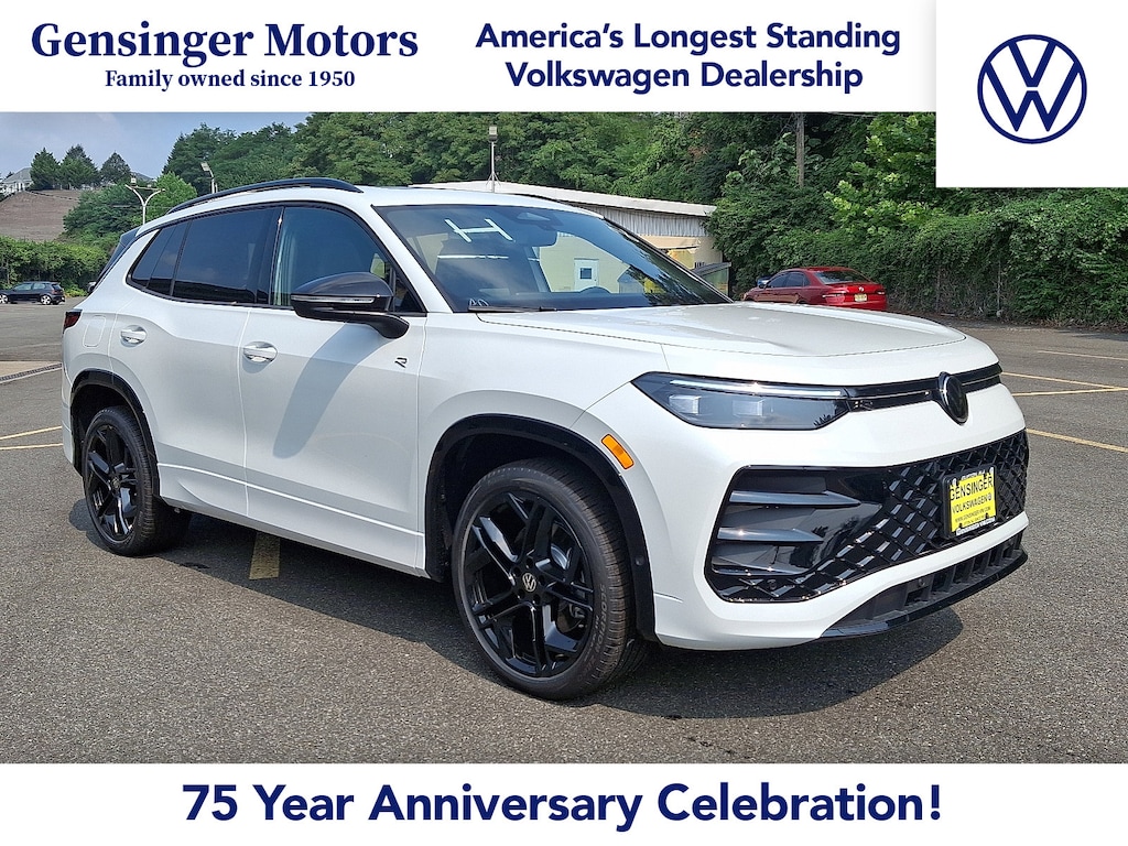 New 2025 Volkswagen Tiguan SE R-Line Black 2.0T SE R-Line Black 4MOTION