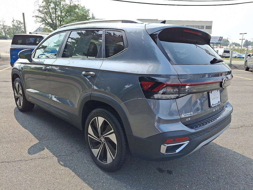 Certified 2025 Volkswagen Taos SE SE 4MOTION
