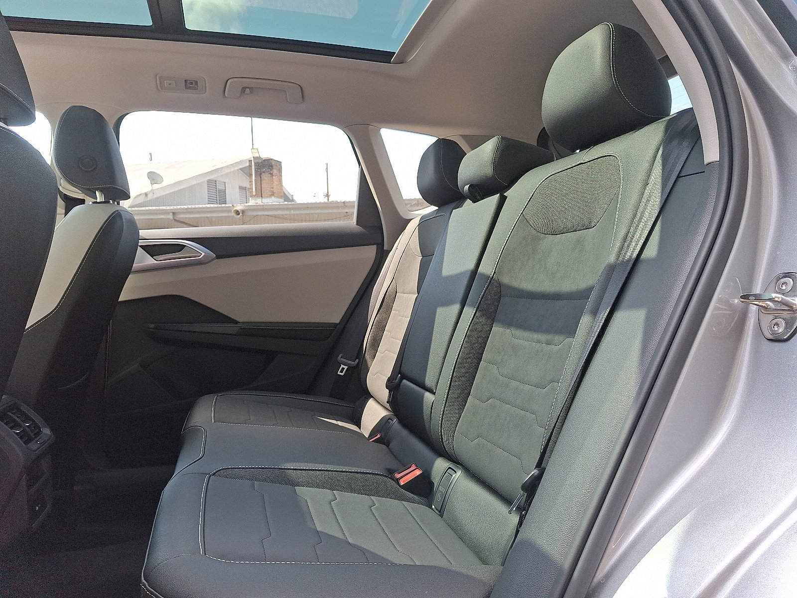 2025 Volkswagen Taos SE - Photo 6