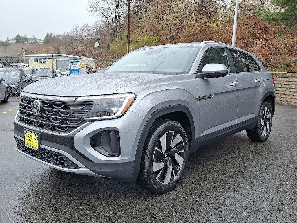 New 2025 Volkswagen Atlas Cross Sport 2.0T SE w/Technology 2.0T SE w/Technology 4MOTION