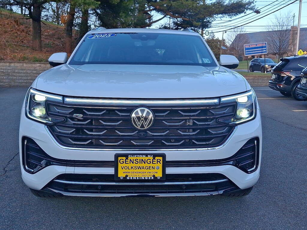 Certified 2025 Volkswagen Atlas Cross Sport 2.0T SEL Premium R-Line 2.0T SEL Premium R-Line 4MOTION