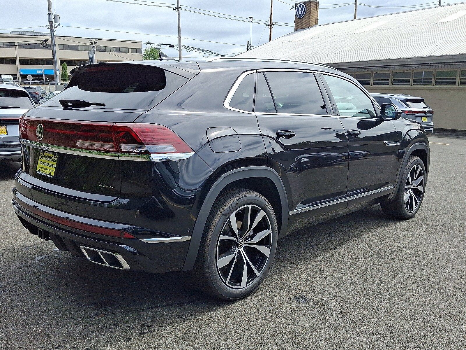 2026 Volkswagen Atlas Cross Sport SEL Premium R-Line photo 3