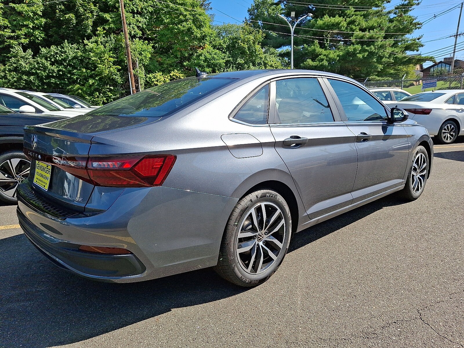 2025 Volkswagen Jetta SE photo 3