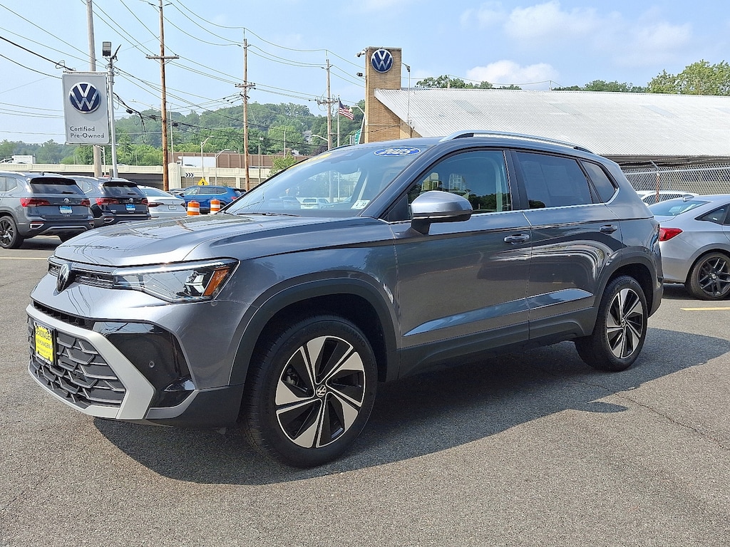 Certified 2025 Volkswagen Taos SE SE 4MOTION