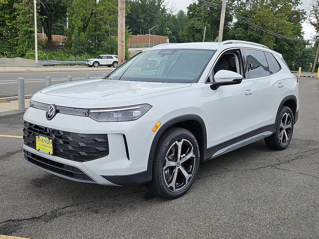 New 2026 Volkswagen Tiguan SE SE 4MOTION