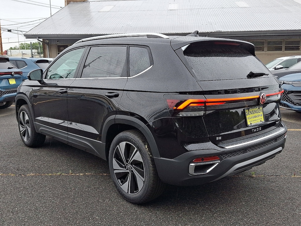 New 2026 Volkswagen Taos SE SE 4MOTION