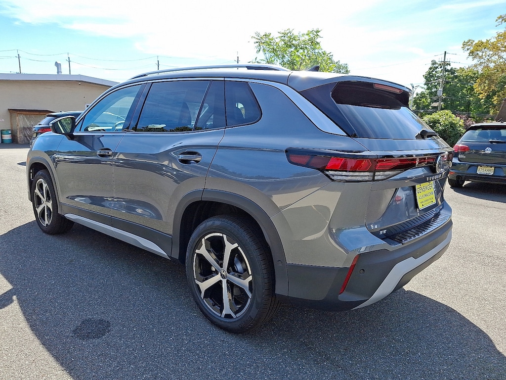 New 2025 Volkswagen Tiguan SE 2.0T SE 4MOTION