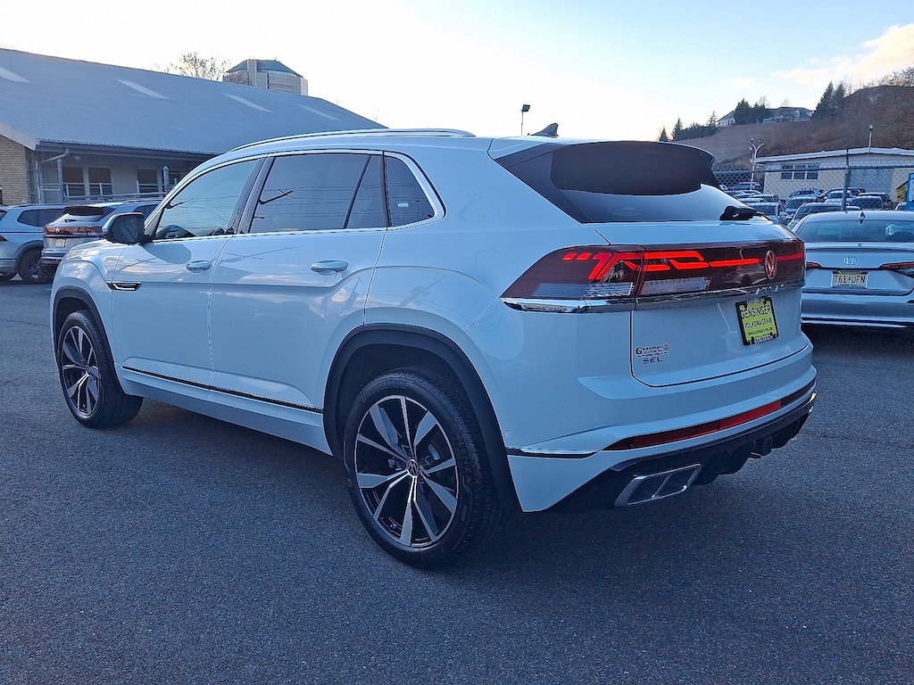 Certified 2025 Volkswagen Atlas Cross Sport 2.0T SEL Premium R-Line 2.0T SEL Premium R-Line 4MOTION
