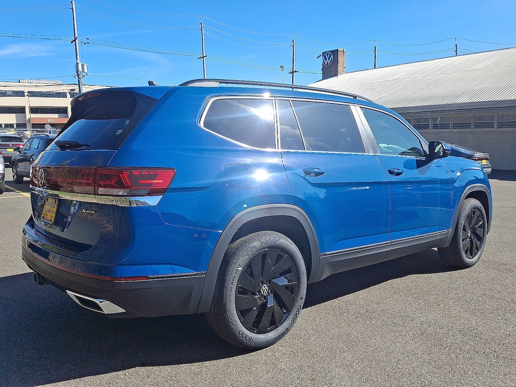New 2025 Volkswagen Atlas 2.0T SE w/Technology 2.0T SE w/Technology 4MOTION