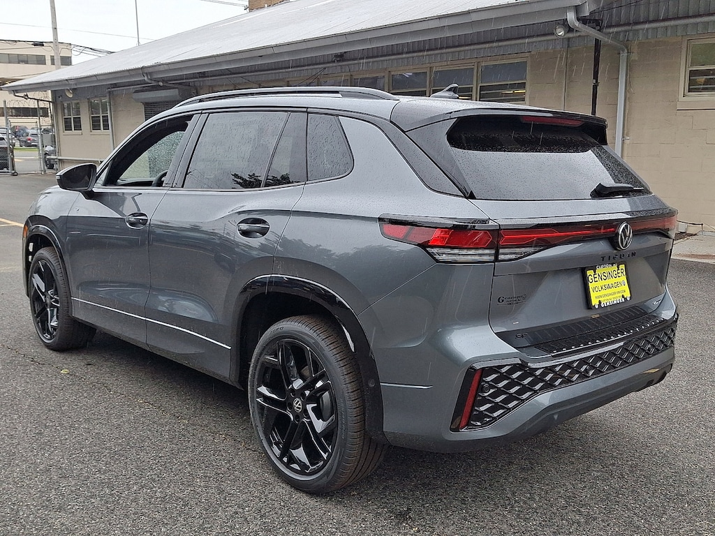 New 2026 Volkswagen Tiguan SE R-Line Black SE R-Line Black 4MOTION