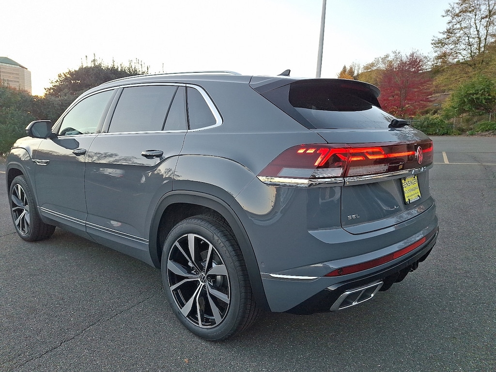 New 2026 Volkswagen Atlas Cross Sport 2.0T SEL Premium R-Line 2.0T SEL Premium R-Line 4MOTION