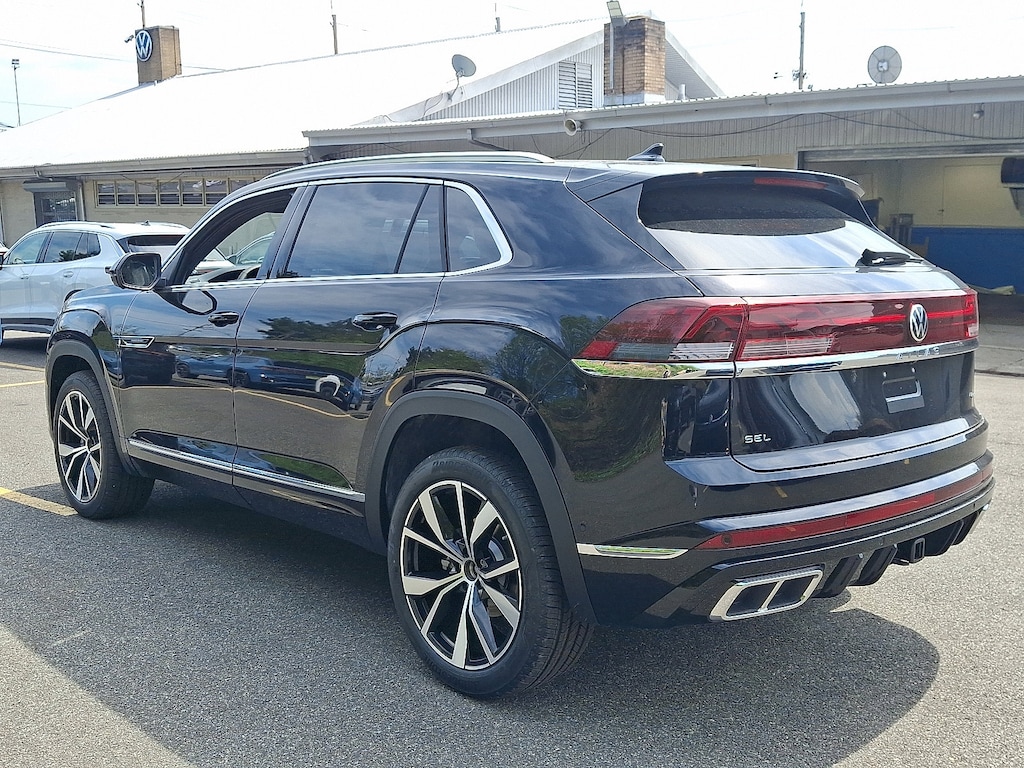 New 2026 Volkswagen Atlas Cross Sport 2.0T SEL Premium R-Line 2.0T SEL Premium R-Line 4MOTION
