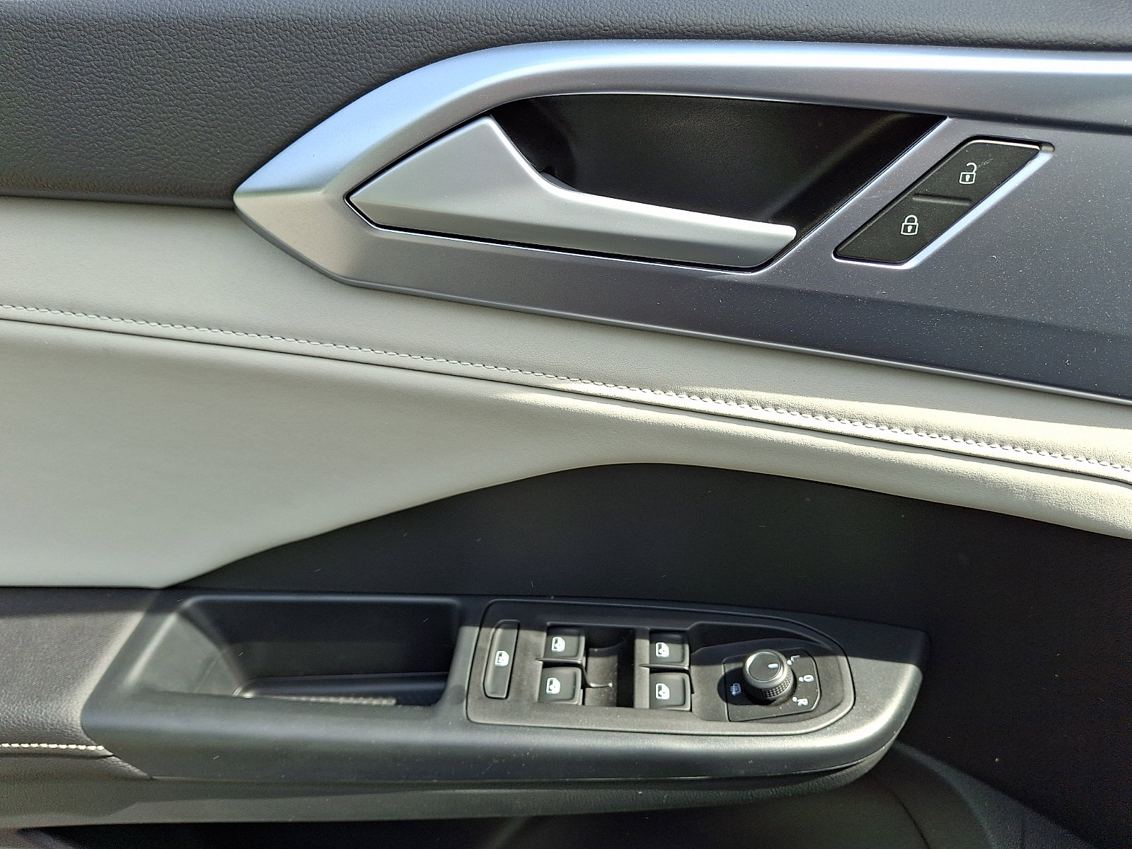 2026 Volkswagen Taos SE - Photo 8