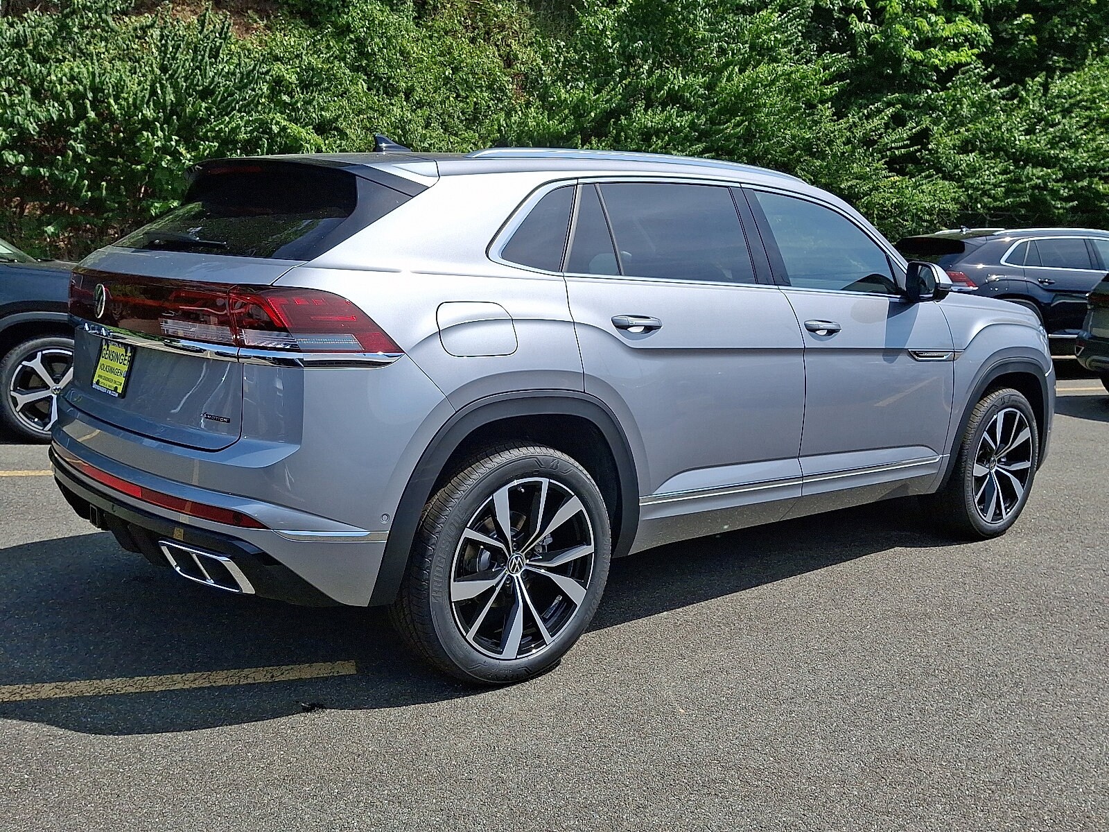 2026 Volkswagen Atlas Cross Sport SEL Premium R-Line photo 3