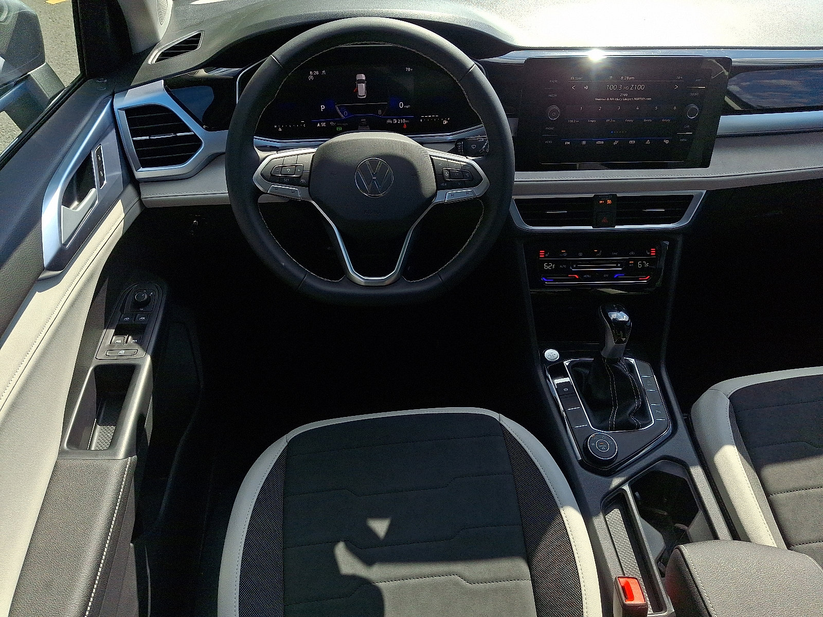 2025 Volkswagen Taos SE - Photo 7