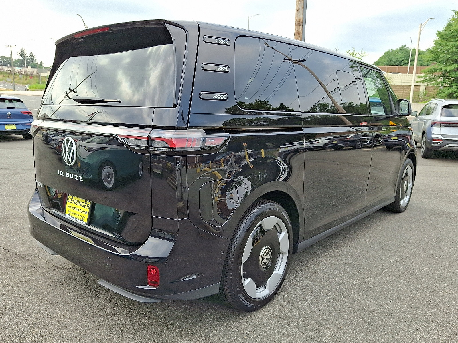 VW ID. Buzz Vans | Gensinger Volkswagen