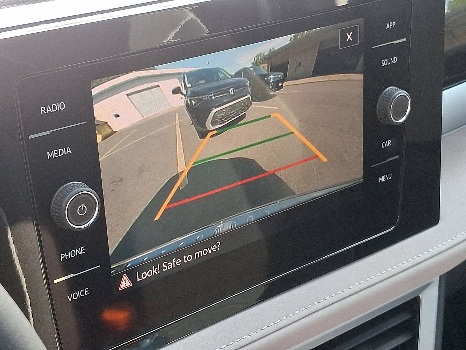2025 Volkswagen Taos SE - Photo 12