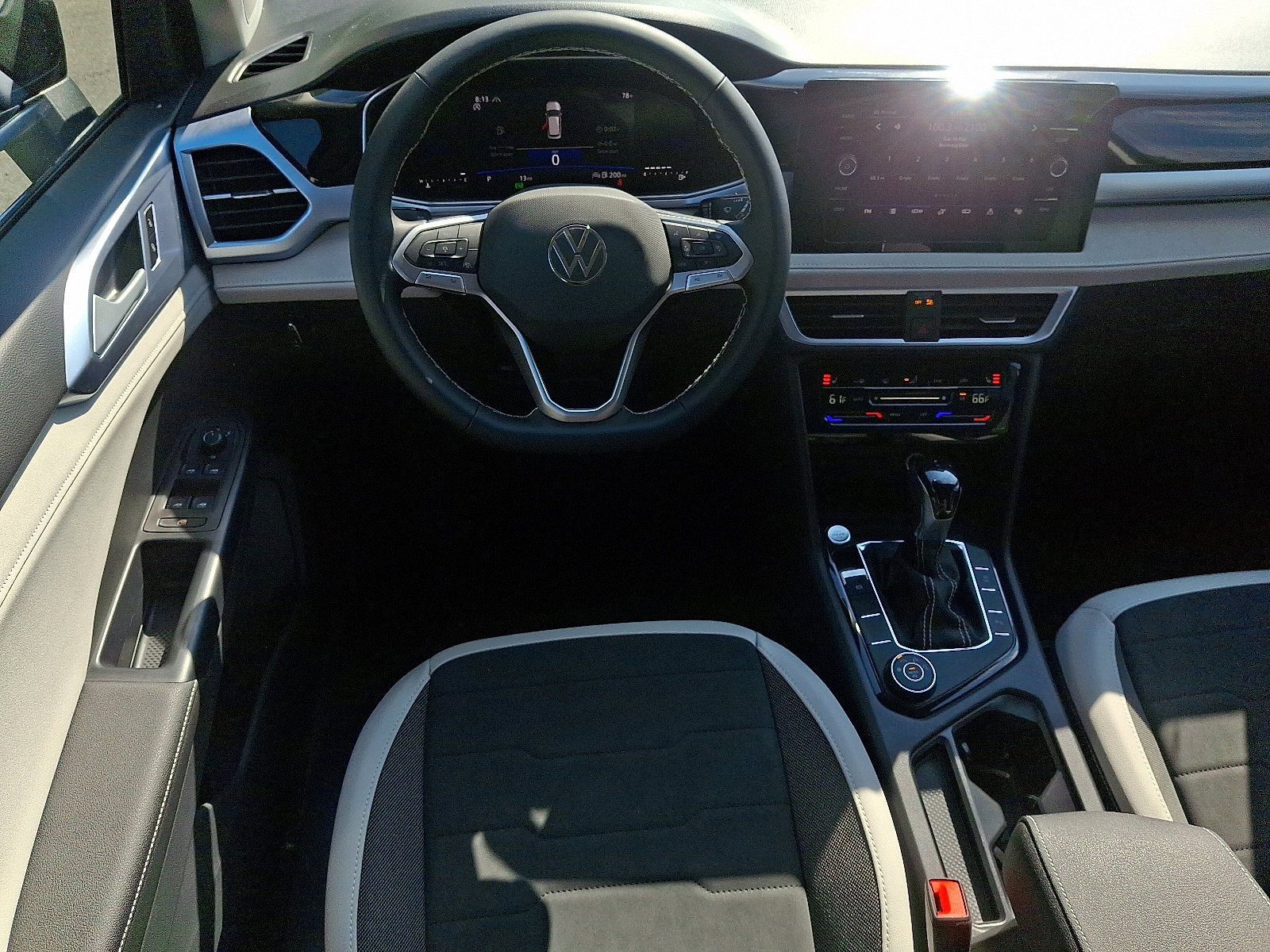 2025 Volkswagen Taos SE - Photo 7