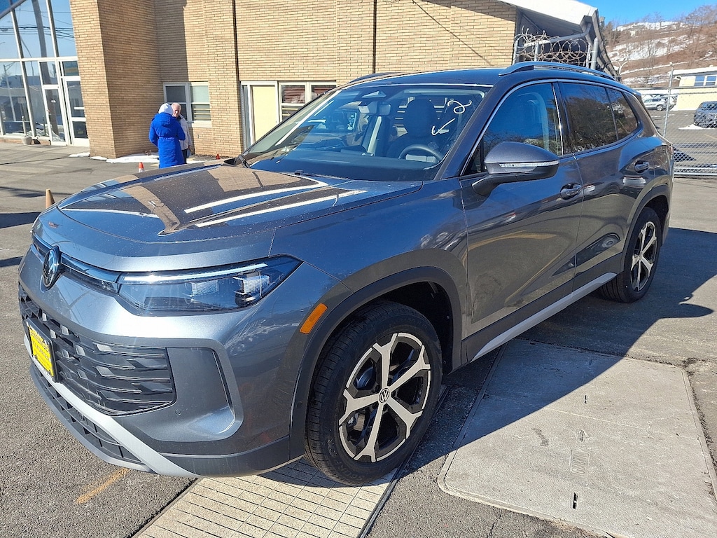 New 2026 Volkswagen Tiguan SE 2.0T SE 4MOTION