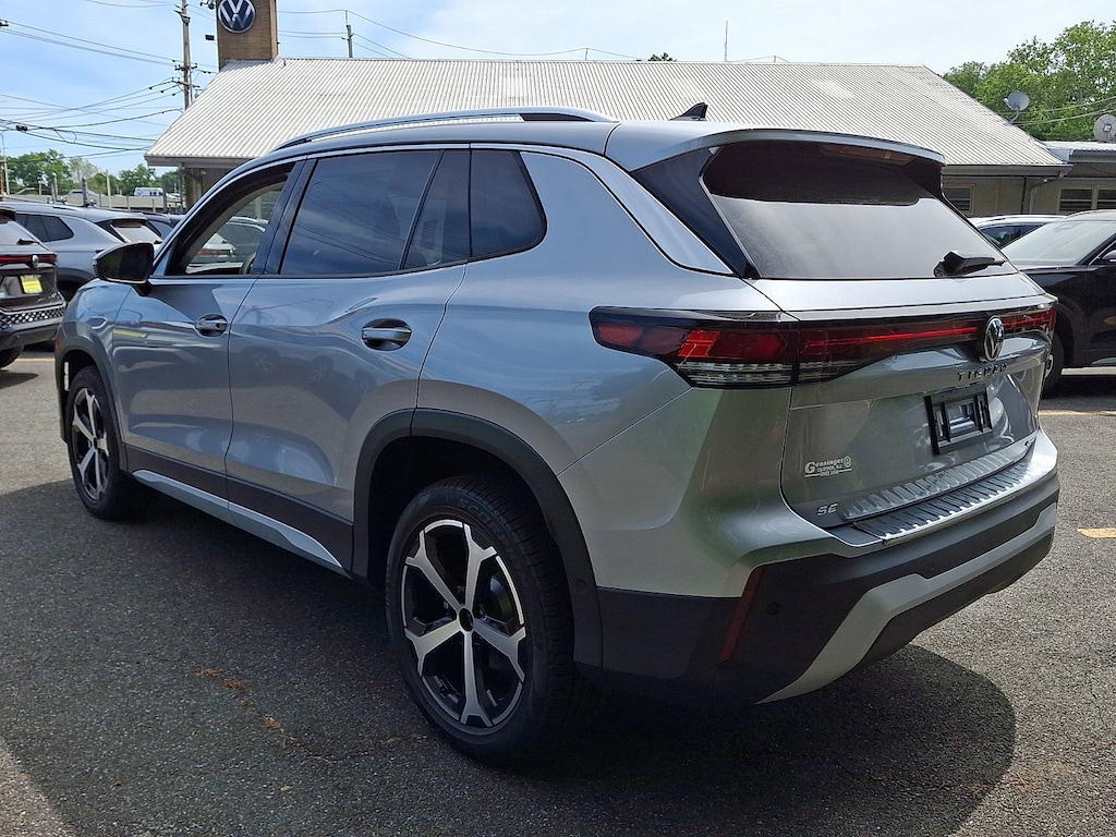 New 2026 Volkswagen Tiguan SE SE 4MOTION