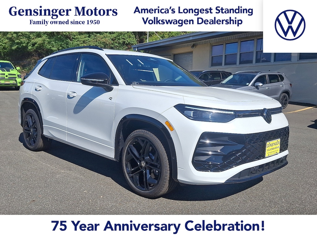 New 2025 Volkswagen Tiguan SE R-Line Black 2.0T SE R-Line Black 4MOTION