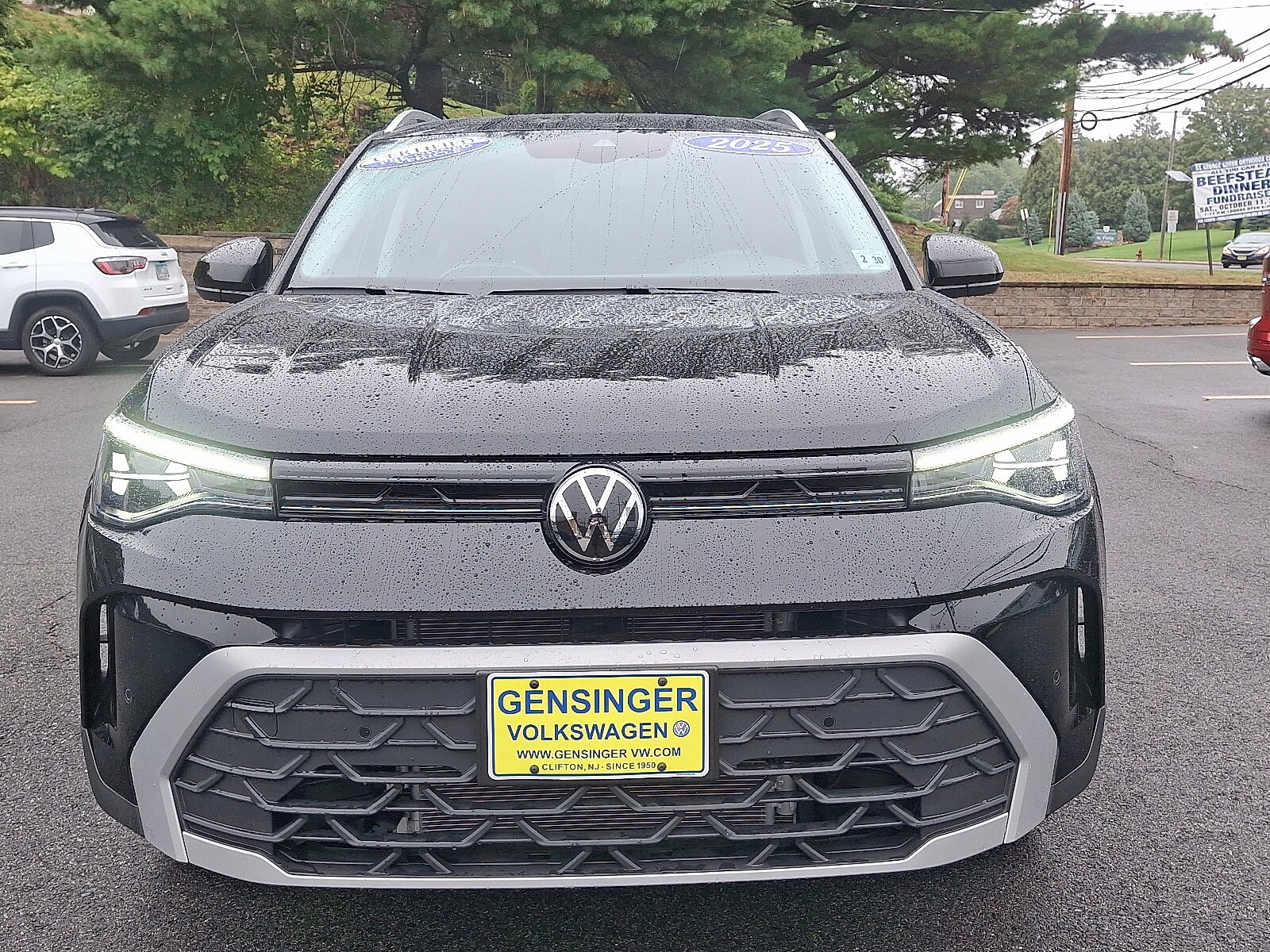 2025 Volkswagen Taos SE photo 2